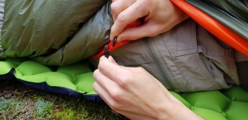 Bushmen Camp Quilt GLOW™ 5 Camping blanket and sleeping bag green